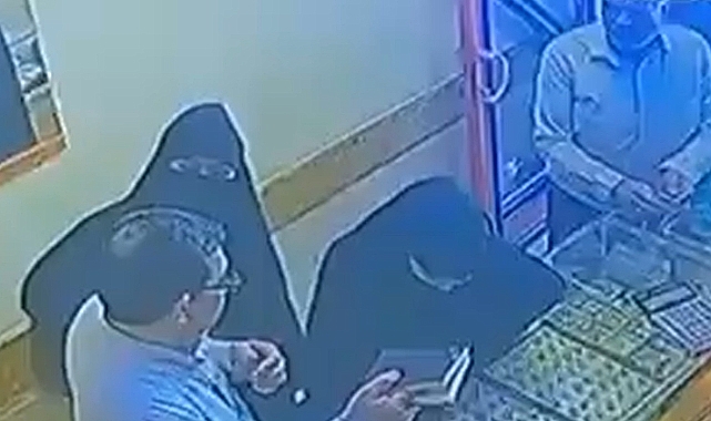 Kadın hırsızlar kameraya yakalandı
