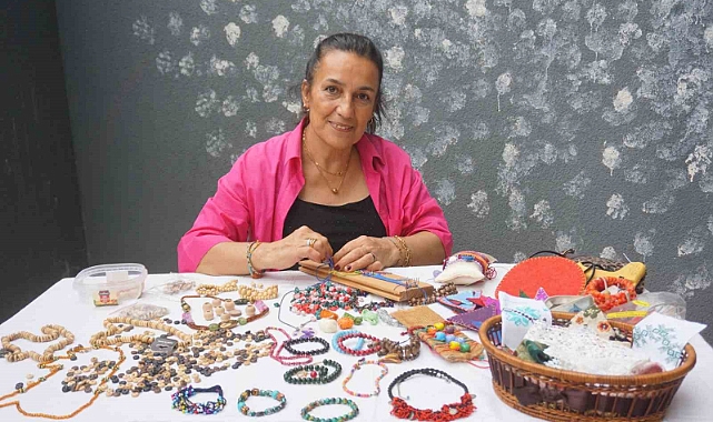 Kanseri yenen 2 çocuk annesi hobileriyle hayata tutundu