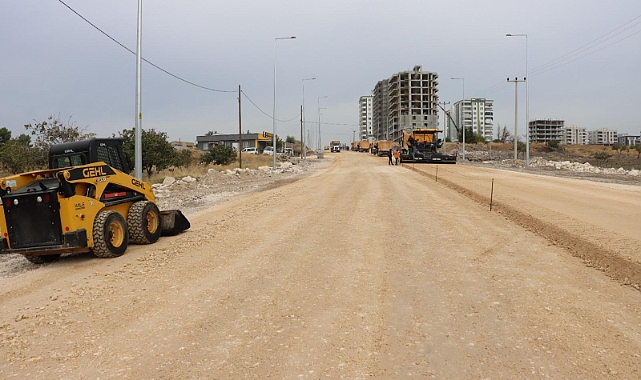 MEHMETÇİK MAHALLESİNDE YENİ AÇILAN YOLDA ASFALT HAZIRLIĞI YAPILIYOR
