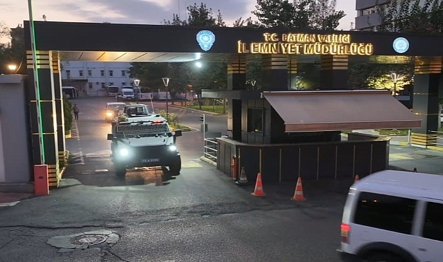 Torbacılara eş zamanlı şafak operasyonu: 8 tutuklama