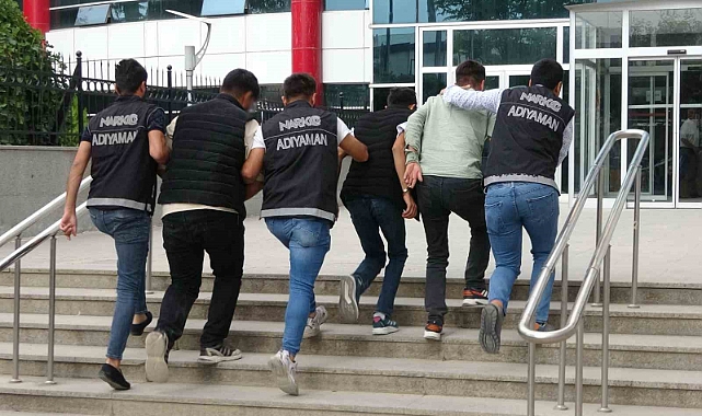 Uyuşturucu operasyonunda 5 şahıs yakalandı