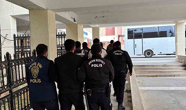 1’i avukat 4 kişiyi yaralayan 4 şahıs tutuklandı