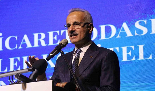 Bakan Uraloğlu: "Ülke savunması için donanmanın rolü neyse, ülke ticareti için de denizcilik sektörünün rolü tam olarak budur"