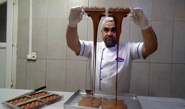 Dubai çikolatasına rakip, yer fıstıklı Kadirli çikolatası oldu