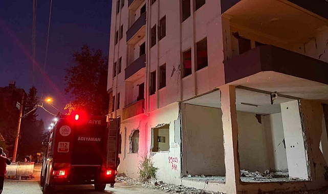 Hasarlı binada çıkan yangın söndürüldü