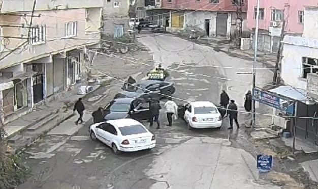 Hırsızlık şüphelisi 4 kişi kovalamaca sonucu yakalandı