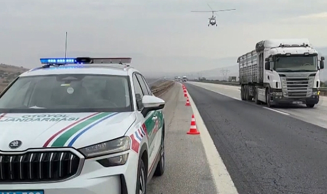 Jandarmasından otoyolda cayrokopter destekli trafik denetimi