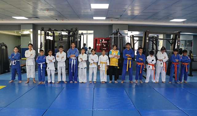 JUDO ÖĞRENEN GENÇLER BAŞKAN CANPOLAT’A TEŞEKKÜR ETTİ