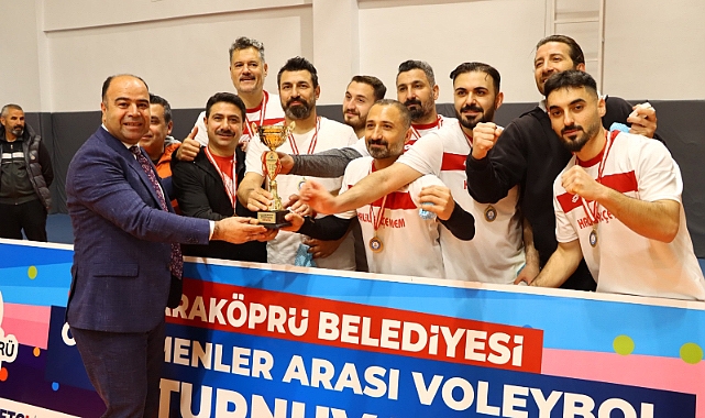 KARAKÖPRÜ'DE ÖĞRETMENLER ARASI VOLEYBOL TURNUVASI TAMAMLANDI