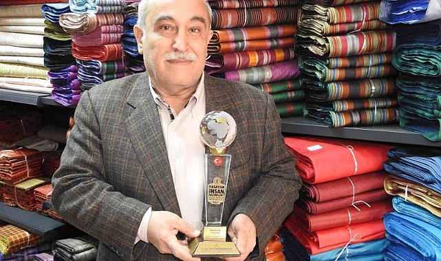 kutnu kumaşı ustası "Yaşayan İnsan Hazineleri Ödülü" almanın gururunu yaşıyor