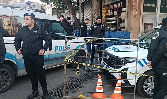 Sokak ortasında eşini öldürdükten sonra intihar etti
