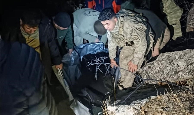 Sürücüsünün kontrolünü kaybettiği otomobil uçurumdan düştü: 1 ölü, 2 yaralı