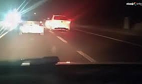 Trafikte kazaya neden olan makas anları kameraya yansıdı