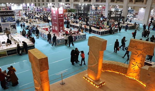Ünlüler 'Şanlıurfa Kitap Fuarı'nda buluşuyor