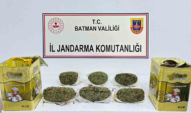Yağ tenekeleri içinde 5 kilo 800 gram kubar esrar ele geçirildi