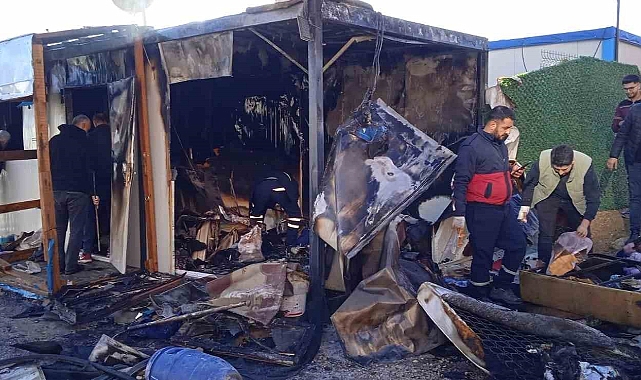Yanan konteyner kullanılamaz hale geldi
