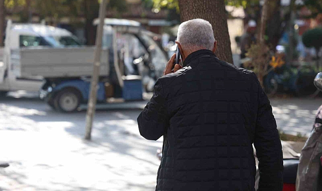 Yaşlıları dolandırıcılardan korumanın en etkili yolu: Dijital okuryazarlığının artırılması