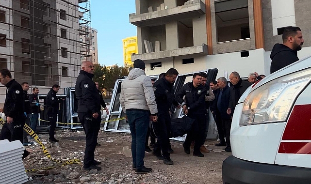 13’üncü kattan düşen işçi hayatını kaybetti, yakınları sinir krizi geçirdi