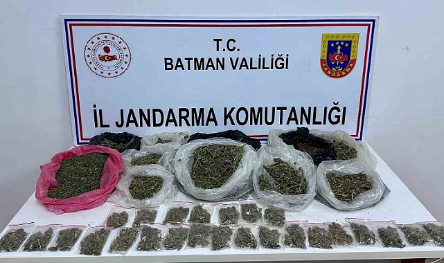 Bir evden 6 kilo 300 gram uyuşturucu çıktı