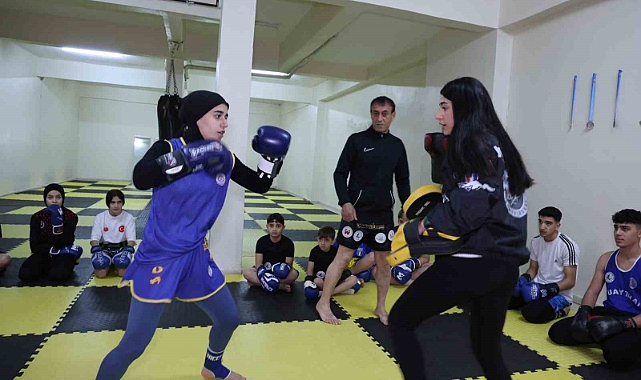 ’Dangal’ Elazığ’da yeniden yazıldı: Kalp krizi geçiren baba, 3 şampiyon kız yetiştirdi