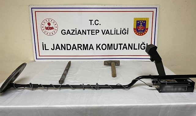Define bulmak için izinsiz kazı yapan 2 şüpheli suçüstü yakalandı