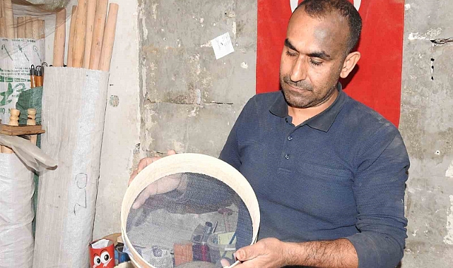 Elek ustası 32 yıldır mesleğini severek sürdürüyor