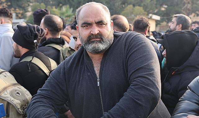 Esad rejimine malını kaptırıp canını zor kurtarmıştı, güle oynaya tekrar ülkesine döndü