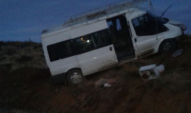 Freni boşalan minibüs devrildi: 2’si ağır 9 yaralı