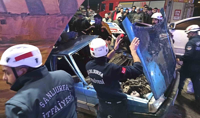 İpekyol'da kafa kafaya kaza: 4 yaralı