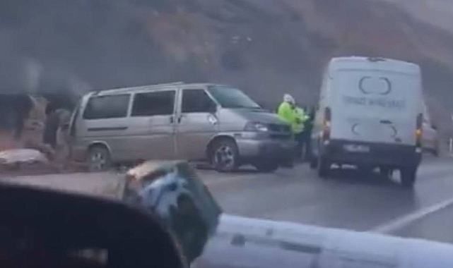 İşçi servisi ile tır çarpıştı: 2 ölü, 7 yaralı