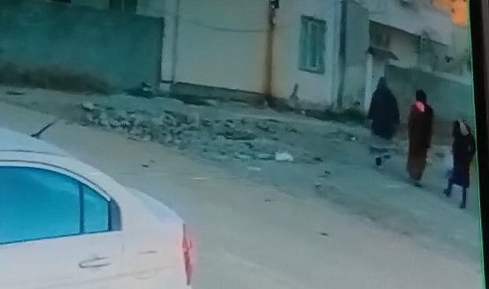 Kadın hırsızlar güvenlik kamerasına yakalandı
