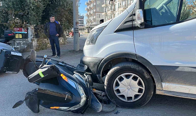 Kamyonetle çarpışan motosikletin sürücüsü yaralandı