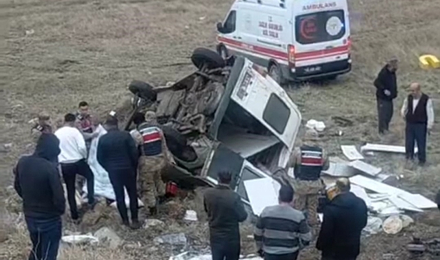 Kontrolden çıkan minibüs şarampole uçtu: 1 ölü, 3 yaralı