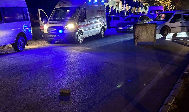 Otomobilin çarptığı kadın kurtarılamadı