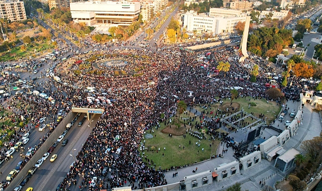 Şam’ın simgesi Emevi Meydanı’nda özgürlük kutlaması
