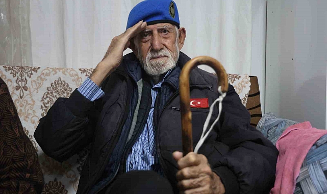 Şehit oğlunun hatırasıyla asker beresi takmaya başladı, 28 yıldır başından bereyi eksik etmiyor