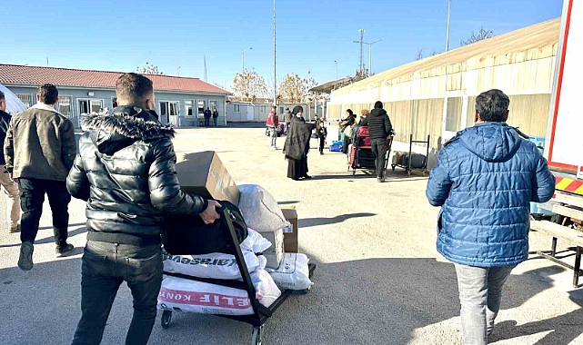 Suriye’de Esad rejiminin yıkılmasıyla mülteciler ülkelerine dönmeye devam ediyor