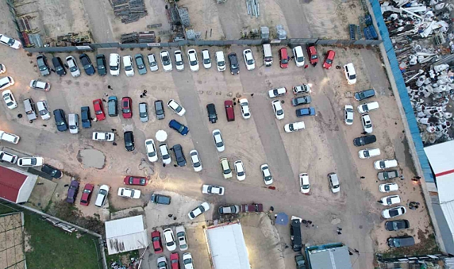 Suriyeliler dönmek için oto pazarları doldurdu