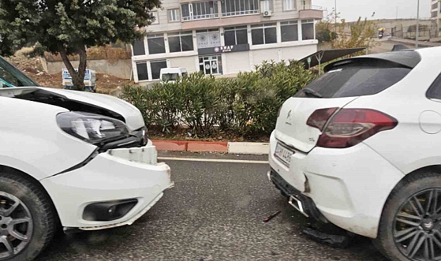 Yoğun sis beraberinde kaza getirdi
