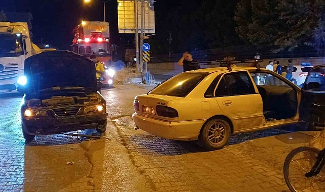 2 otomobil çarpıştı: 1 yaralı