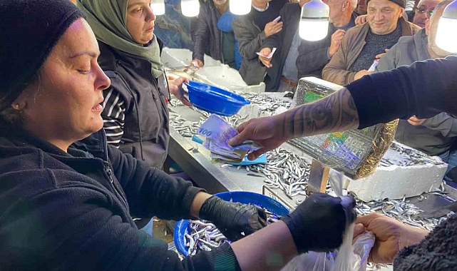 30 liralık hamsiye yoğun ilgi