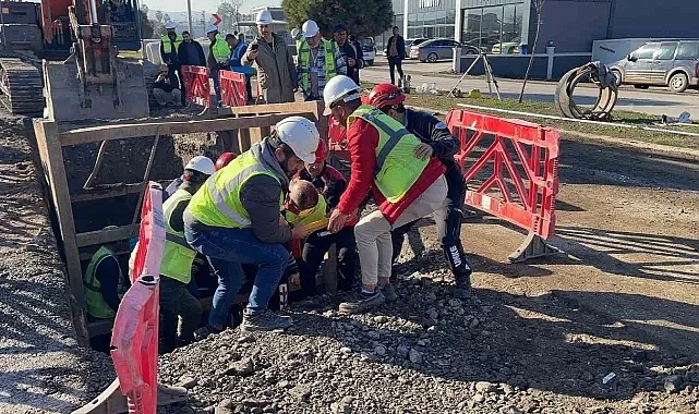 Altyapı çalışmasında göçük ve baygınlık tatbikatı gerçekleştirildi