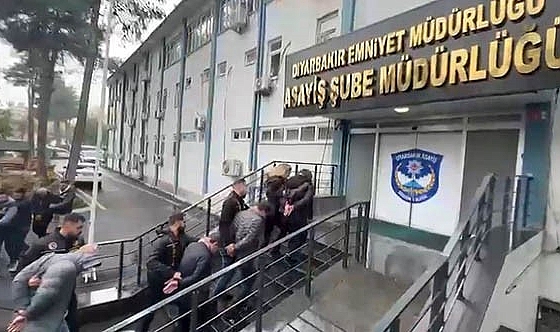 Aralık ayında polis tarafından yakalanan 165 kişi tutuklandı