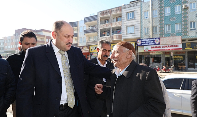 BAŞKAN GÜLPINAR, ESNAFI ZİYARET EDİP ASFALT ÇALIŞMALARINI İNCELEDİ