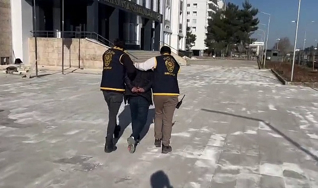 Çeşitli suçlardan aranan 2 şahıs yakalandı