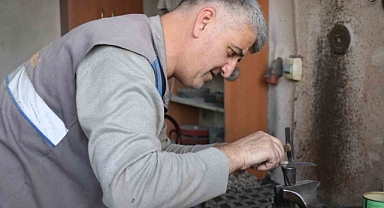 Destek kredisi de çare olmadı, Sivaslı kemik tarak ustası mesleği tamamen bırakıyor