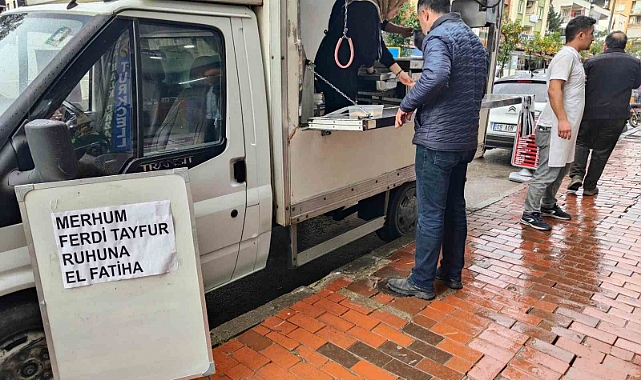 Ferdi Tayfur’un hayranı, bin kişilik lokma döktürdü