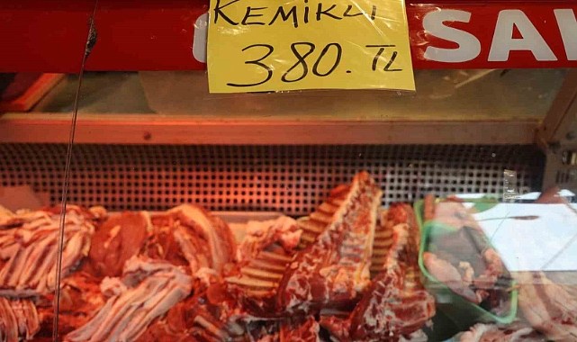 Kasap ve vatandaşlardan fahiş fiyatla et satanlara tepki