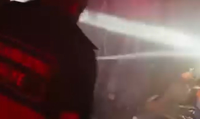 Odunlukta çıkan yangın paniğe neden oldu