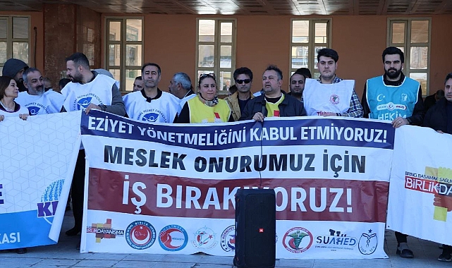 Urfa'da sağlıkçıların iş bırakma eylemi sürüyor